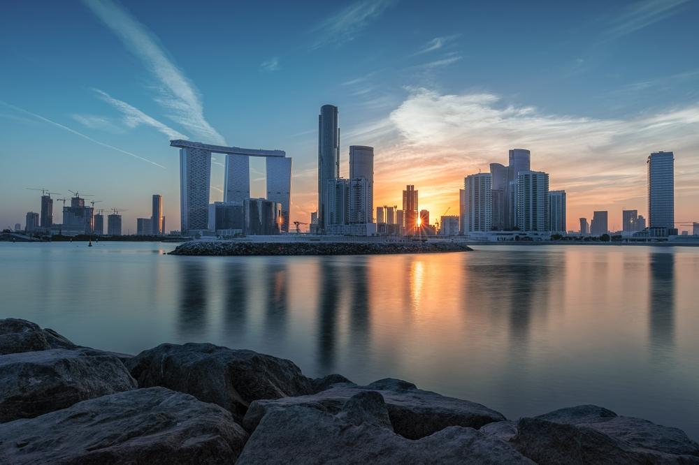 Abu Dhabi vs Dubai: Why Investors Are Choosing the Capital in 2026